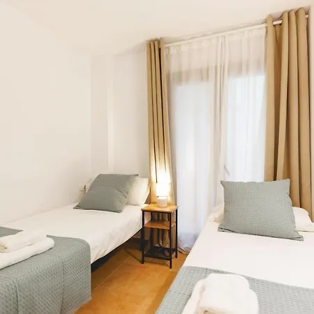 Bravissimo Plaça Catalunya, 2-bedroom With Terrace * Gérone